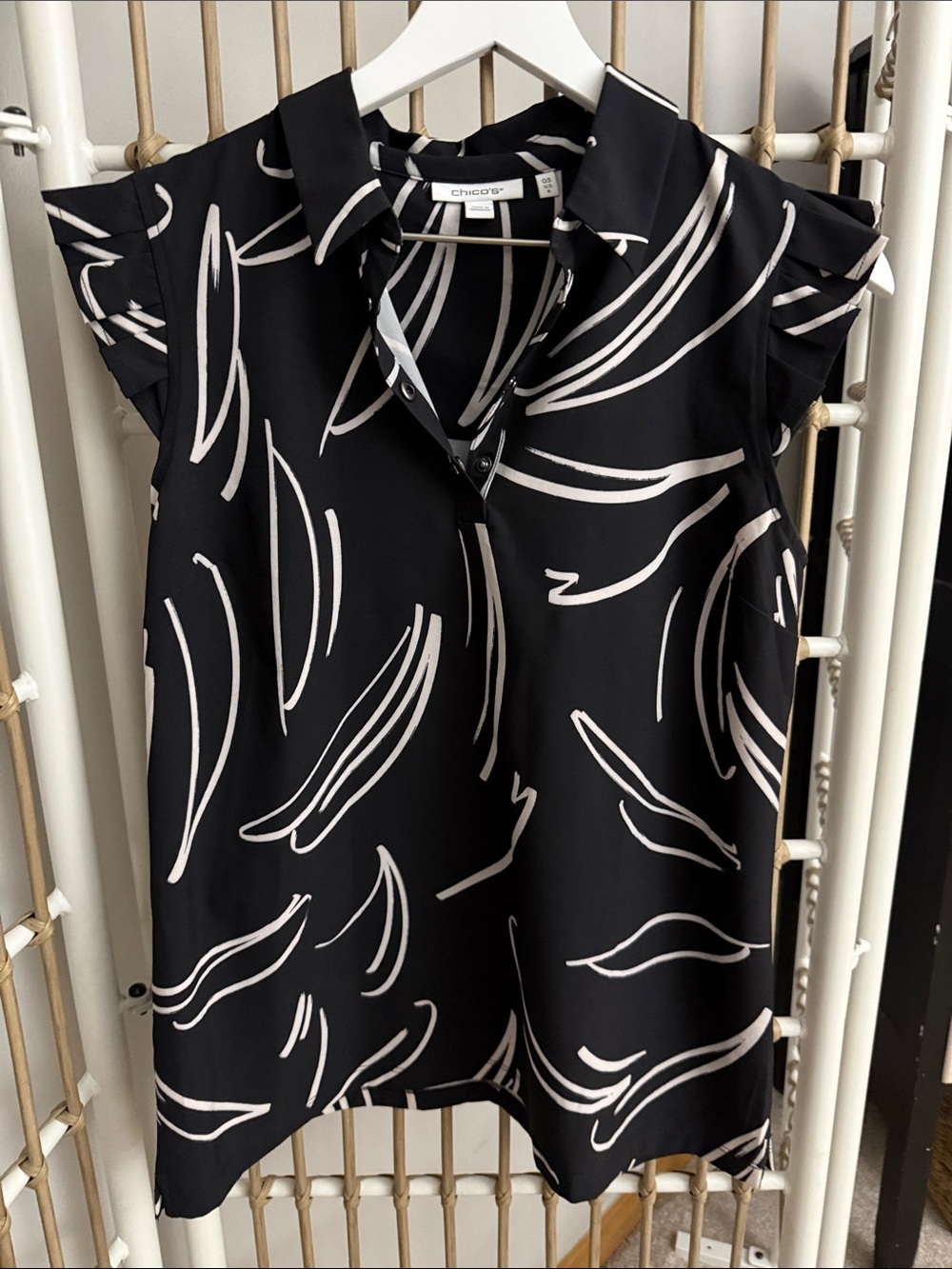Chico’s blouse Size .05 (6)